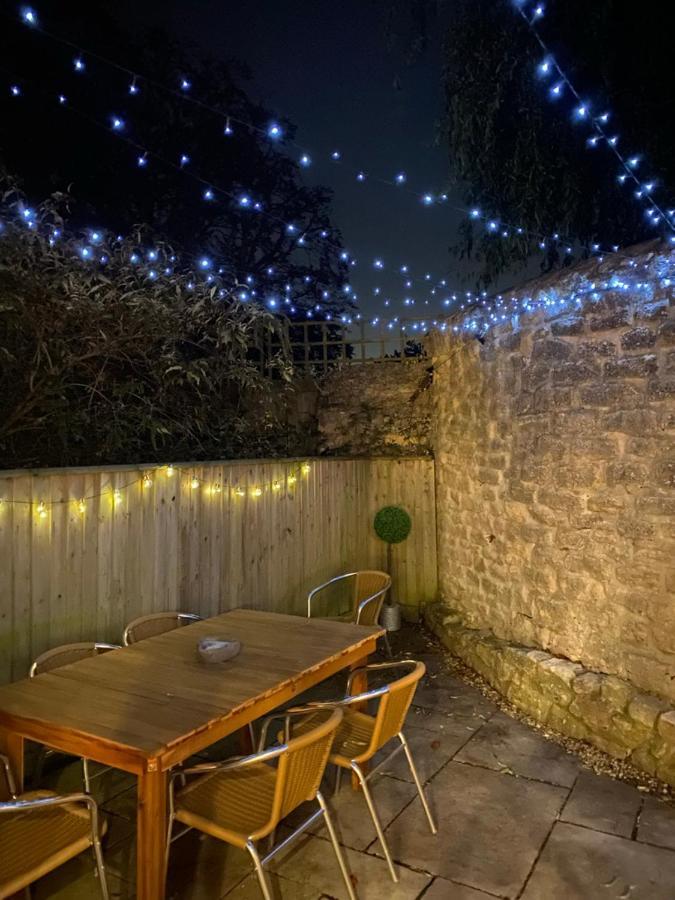 Burgess Yard 2-Bedroom Cottage, Bath Eksteriør billede