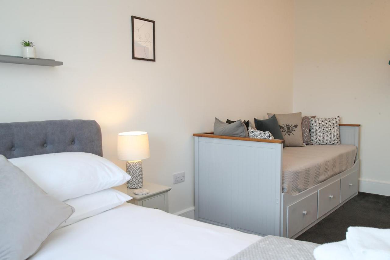 Burgess Yard 2-Bedroom Cottage, Bath Eksteriør billede